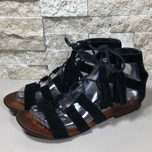 TopShop Sandals Size 7 Black Leather Ankle Strap